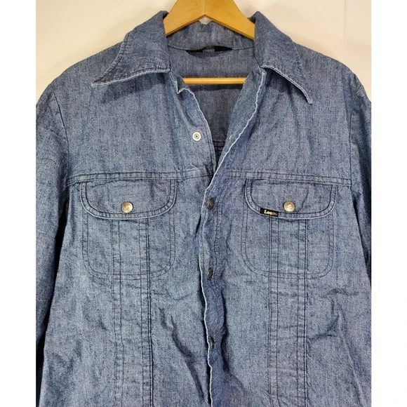 Vintage LEE jean Chambray Snap Shirt Men's Large Made USA Pockets Metal